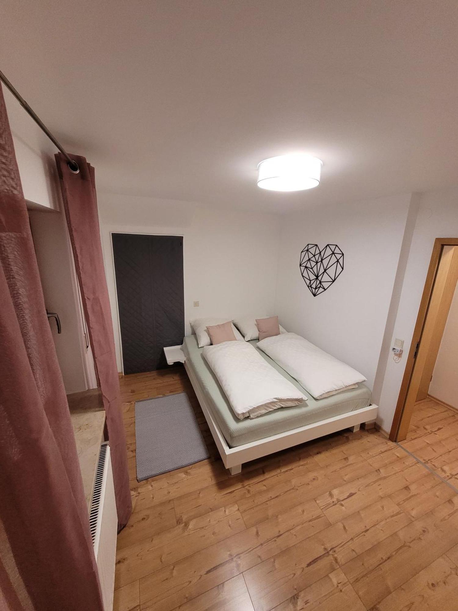 Fewo - Klein Aber Fein, 1-3 Personen, Souterrain Rödental Buitenkant foto